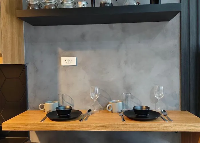 Relaxing Staycation With Free Coffee - Netflix Apartment *